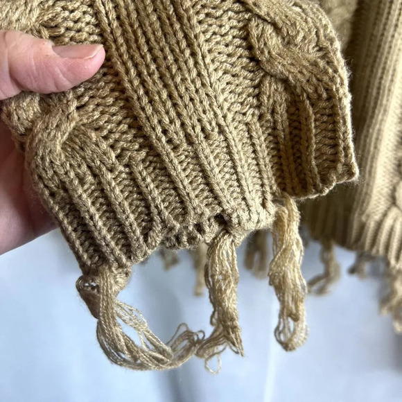 Altar'd State Scoop Neck Cable Knit Fringe Sweater Size Medium - Picture 4 of 9